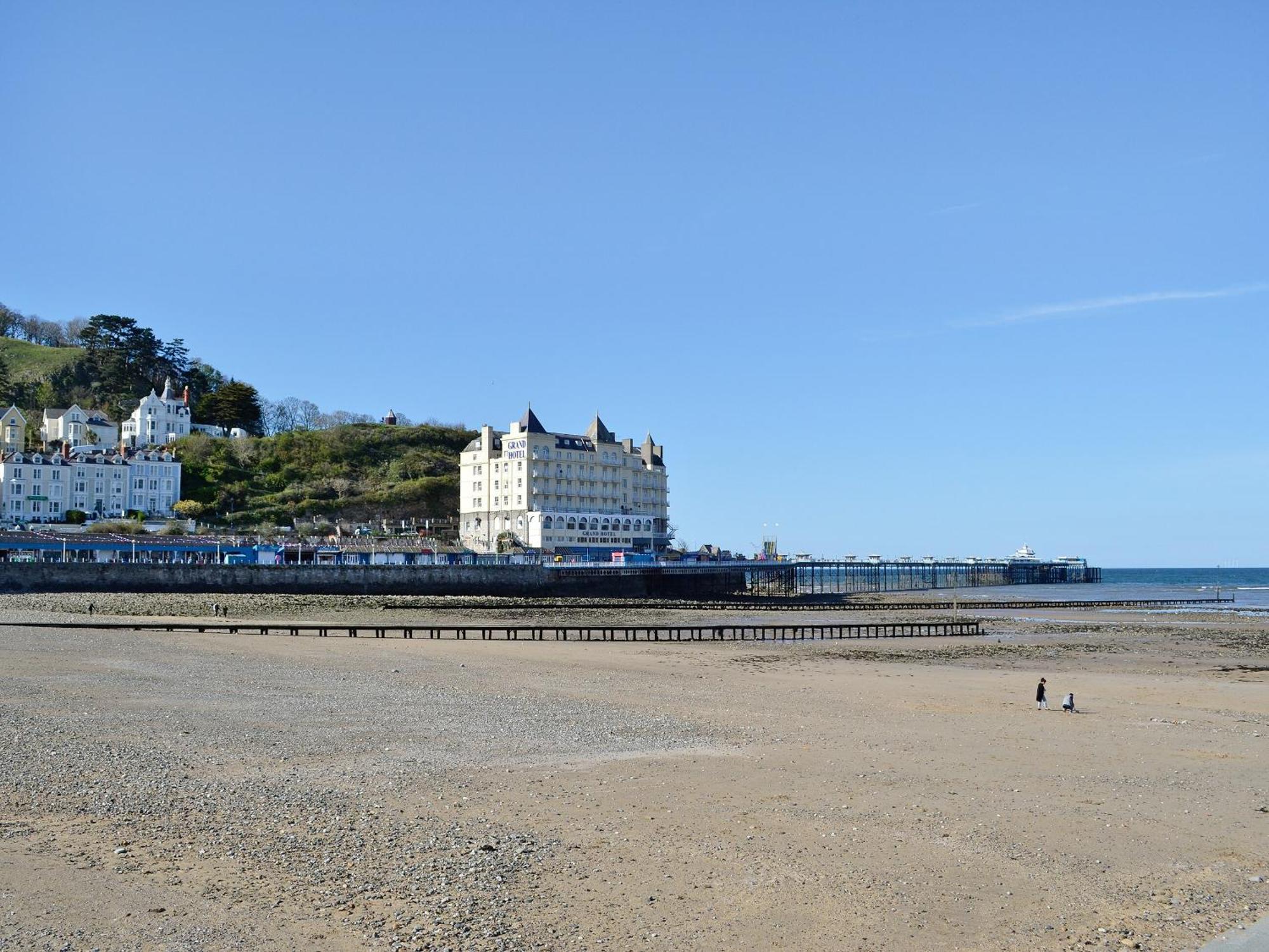 Granary Cottage Penrhyn Bay ภายนอก รูปภาพ